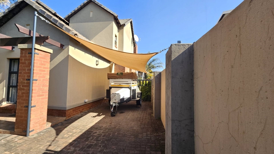 To Let 2 Bedroom Property for Rent in Melodie North West